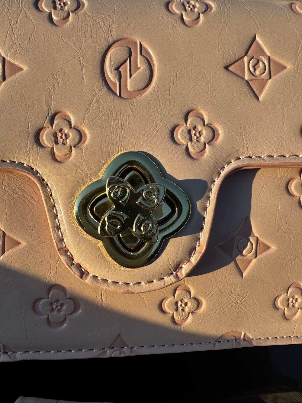 Elegant pale Pink Embossed Top-Handle Women’s Bag - Picture 2 of 6